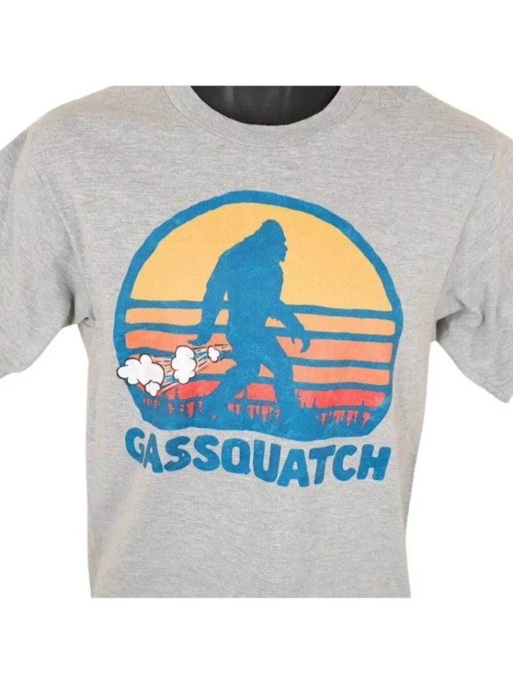 Gassquatch T Shirt Mens Size Small Gray Bigfoot Sasquatch Funny Humor Joke
